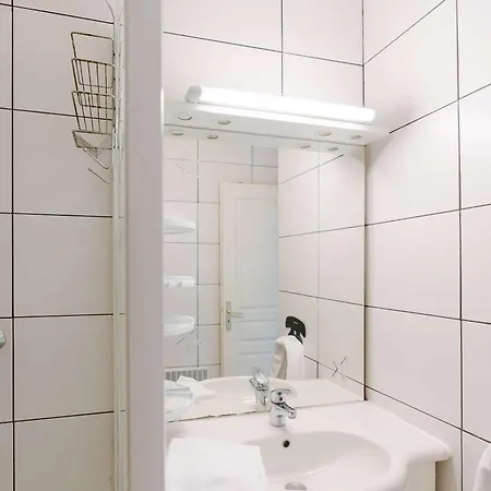 De 55 M² Au Coeur D'un Domaine Viticole A 2 Km De Narbonne-plage, Ideal Pour 5 Pers.
