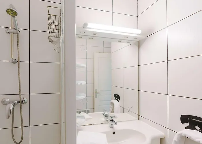De 55 M² Au Coeur D'un Domaine Viticole A 2 Km De Narbonne-plage, Ideal Pour 5 Pers. - Fr-1-409-177